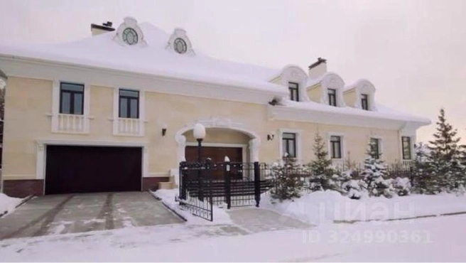 На этом фото — дом за 260 миллионов, сейчас он самый дорогой в городе из тех, что выставлены на продажу | Источник: «Циан»
