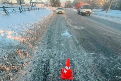 В Череповце пешеход попал под машину на красный сигнал