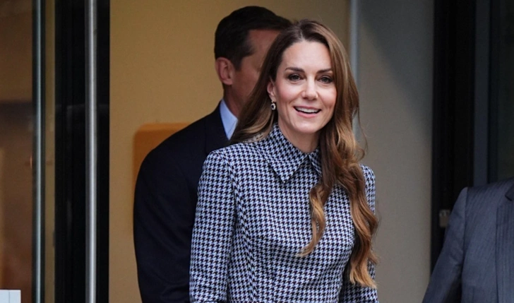 В платье с любимым принтом и серьгах, которые подарил муж: Кейт Миддлтон посетила детский благотворительный фонд Анны Фрейд | Источник: Соцсети