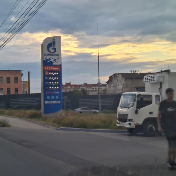 На АЗС «Газпромнефть» на Касимовском шоссе, д.1 тоже нельзя заправиться | Источник: Светлана Коновалова / YA62.RU