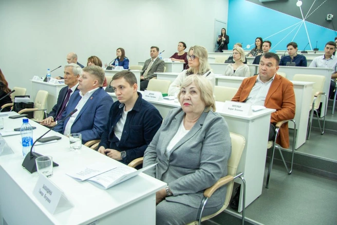 На встрече обсудили несколько законопроектов | Источник: Законодательное Собрание Омской области