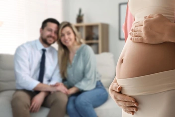 «Богатые неудоумки»: интернет-пользователи разозлились на певицу Меган Трейнор из-за суррогатного материнства