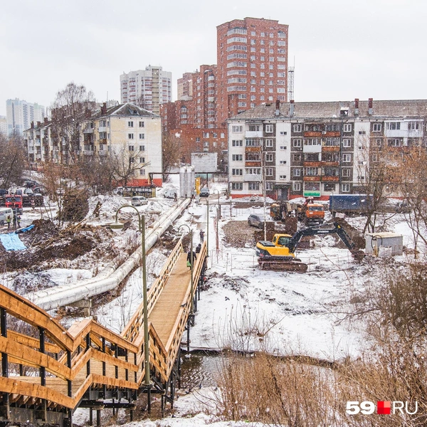 Вместо прежнего пешеходного моста через Данилиху построили новый | Источник: Тимофей Калмаков / 59.RU