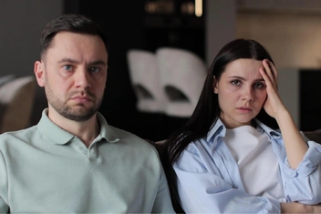 «Когда муж — бытовой инвалид — опять забыл развесить белье, облила его холодной водой. Не перегнула ли я?»