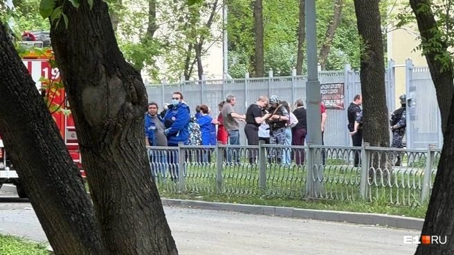 Экстренные службы работают на месте | Источник: читатель E1.RU