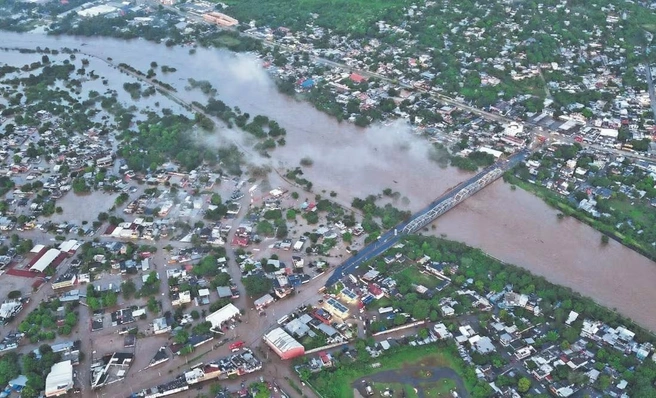 Улицы городов ушли под воду | Источник: Eluniversal.com