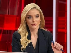 Мощное землетрясение в прямом эфире: ведущая новостей из Стамбула дрожала от страха, но рабочее место не покинула