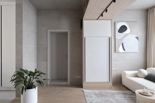 Дизайны под дерево и камень не выходят из моды&nbsp;— интерьер остается актуальным даже спустя десятилетия | Источник: Fargo 