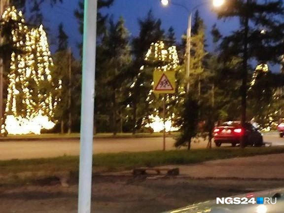 У водителя оторвало колесо и бампер | Источник: читатель NGS24.RU