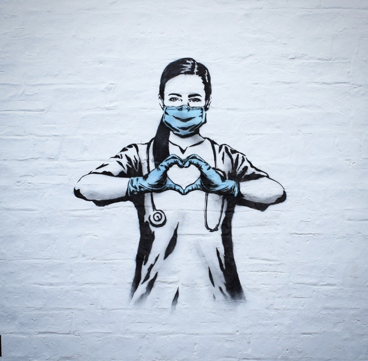 12 пронзительных граффити на тему пандемии