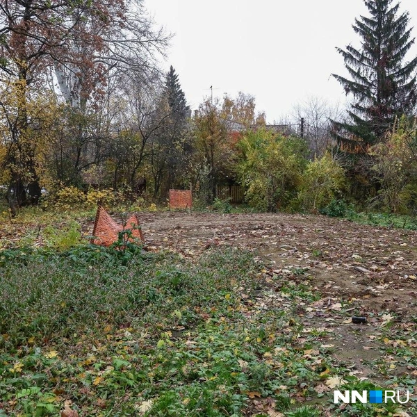 Дом на этом месте снесли месяц назад | Источник: Наталья Бурухина / NN.RU
