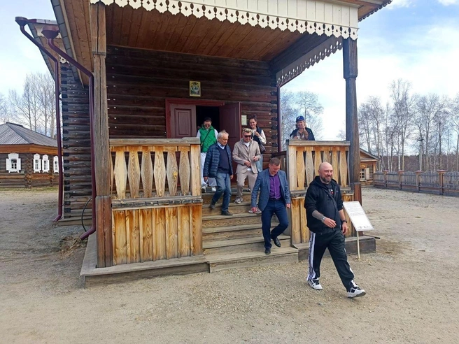Артист посетил экспозицию | Источник: АЭМ «Тальцы» / t.me