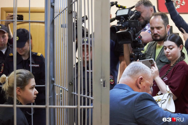 Поскольку все заседание прошло под пристальным наблюдением толпы журналистов | Источник: Роман Данилкин / 63.RU