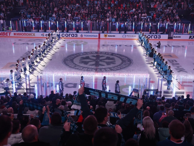 Зрители горячо приветствовали хоккеистов «Сибири» и подпевали гимну клуба. | Источник: Александр Ощепков / NGS.RU
