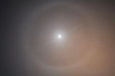 Екатеринбуржцы засняли зимнюю радугу вокруг луны