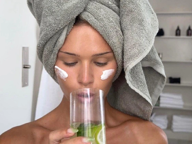 10 водных бьюти-продуктов, которые помогут коже не пересыхать | marieclaire.ru