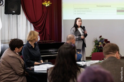 В сквере Северянина посадят пурпурные яблони и красные дубы