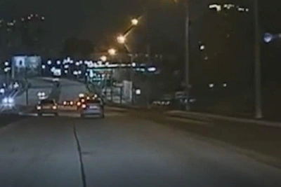 Автомобиль перевернулся на Ипподромке в Новосибирске