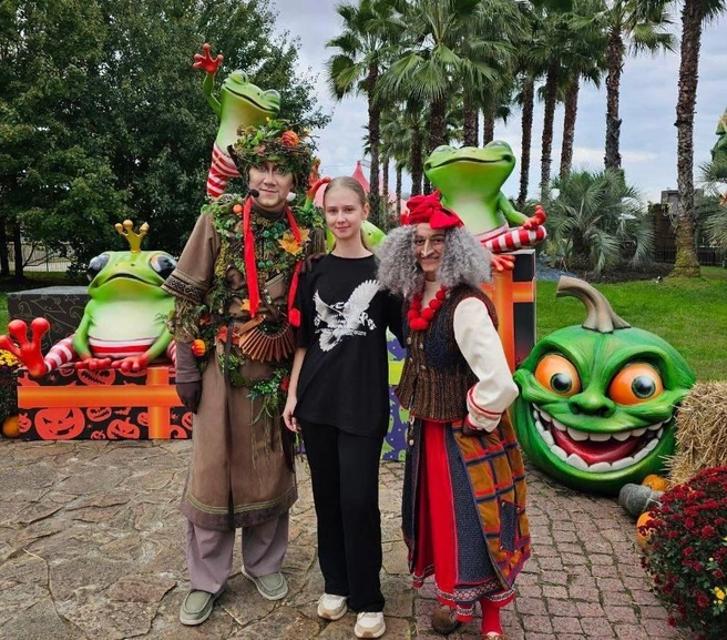 Гости в тематических костюмах получают скидку 10% на входные билеты | Источник: Тележка Бабы Яги / telegram