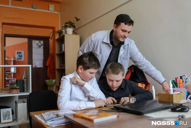 Зарплату учителям нужно повышать | Источник: Евгений Софийчук / NGS55.RU