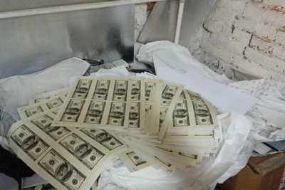 Novosibirsk Counterfeiter Sentenced, Accomplice Died in Court