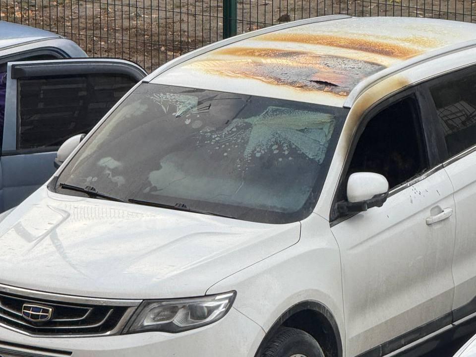 В Тюмени мужчина поджег машину во дворе многоэтажки
