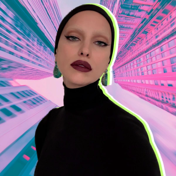 Без бровей и в чалме: Ирина Шейк шокировала публику кардинальной сменой имиджа | Источник: theGirl