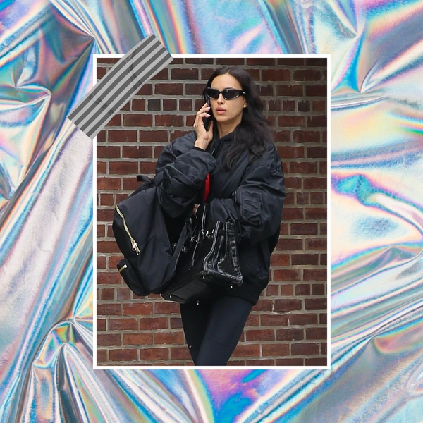 Объемная черная куртка с карманами как у Ирины Шейк — стильное решение на зиму 2025/26 | Источник: theGirl