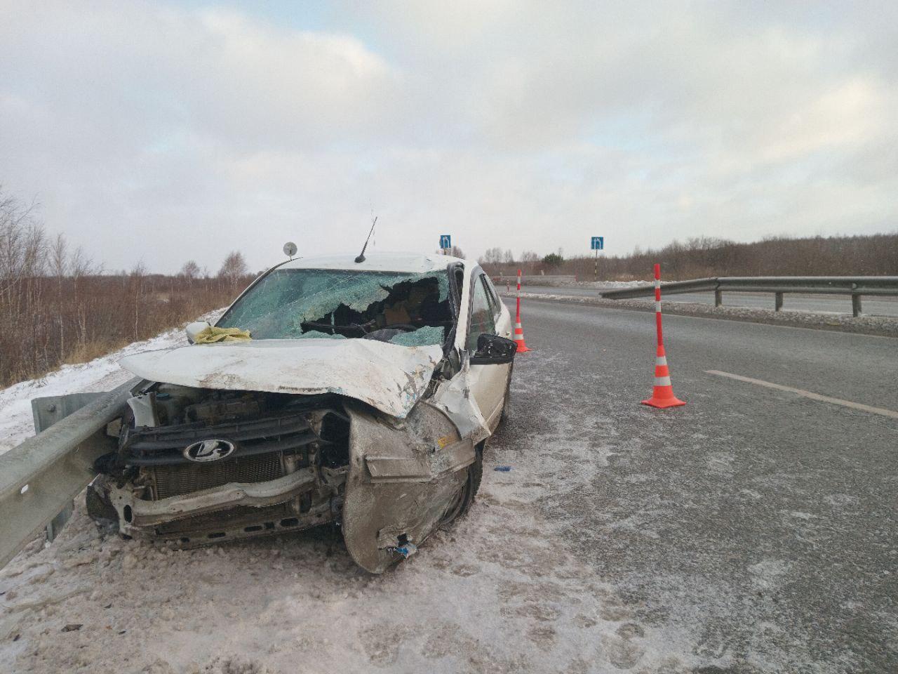 Влетел в ограждение на скорости: в ДТП под Тобольском погиб ямалец