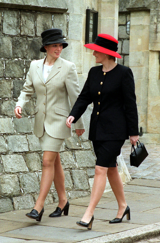 1999 годЗара Филлипс и Софи в статусе невесты принца Эдварда