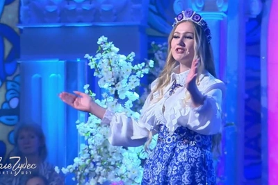 Ксения Клопова выступила на Поле Чудес с песней