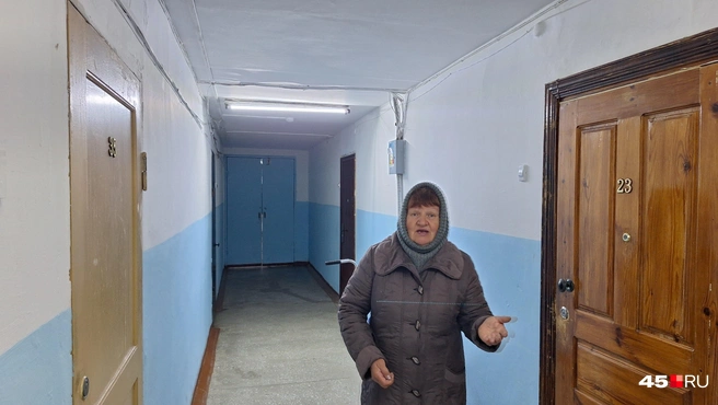 Нина Владимировна Черная последние годы до пенсии работала комендантом главного корпуса академии. | Источник: Александр Лисихин / 45.RU