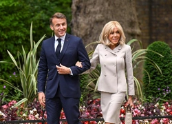 Кибер-буллинг Брижит Макрон: как ложь и травля разрушили жизнь первой леди Франции — пронзительная речь ее дочери