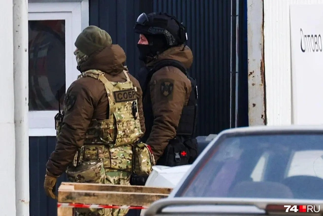 Фуры с территории рынка выпускали, а в обратную сторону проезд был закрыт для всех | Источник: Наталья Лапцевич
