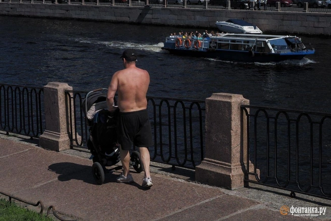 Пока ещё лето в Петербурге «скандинавское». Но скоро обещают плюс 26 | Источник: Михаил Огнев / «Фонтанка.ру»