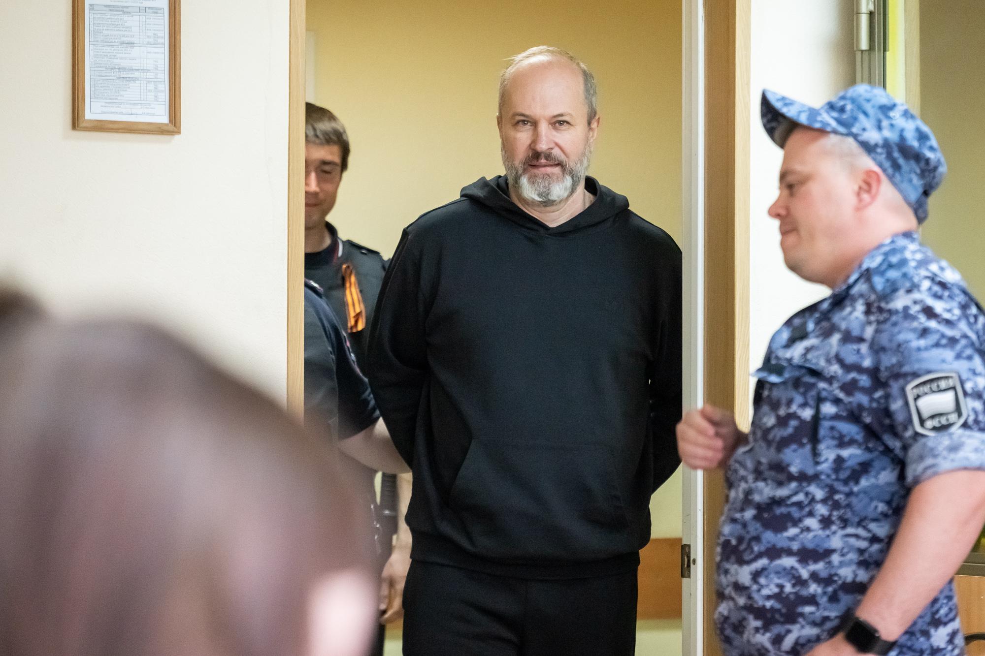 «Думал, что накурюсь»: рассказываем, как экс-замгубернатора Дона брал взятку, развратничал и кого назвал крысой