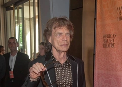 79-летний лидер Rolling Stones Мик Джаггер сделал предложение 36-летней балерине Мелани Хэмрик