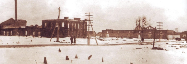 Канатная фабрика, разрушенная немецкой авиацией, 1942 г. | Источник: «Архангельск&nbsp;— город воинской славы. Великая Отечественная война, 1941–1945 гг.» (Архангельск, 2015)