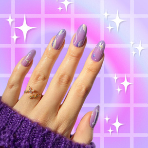 Фиолетовый маникюр со звездами и блестками — самый стильный дизайн ногтей на зиму 2024