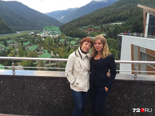 Родные остались тут, в Тюмени. Мама иногда приезжает к Алене погостить и заодно отдохнуть на курорте | Источник: из личного архива героини публикации