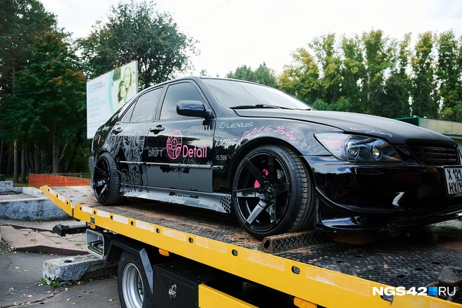 Этот спортивный Lexus IS300 колесит по дорогам с 2003 года | Источник: Андрей Власов / NGS42.RU