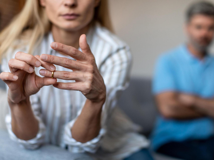 Как перестать жалеть о разводе раз и начать жизнь заново: 3 шага, которые спасли многих женщин