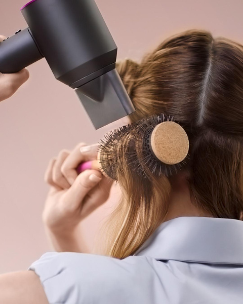 Полотенце или фен: как сушить волосы, чтобы не испортить их