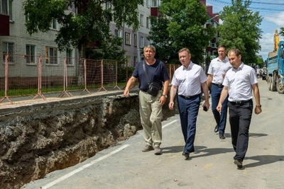 Надсадин проинспектировал ремонт Чеховского коллектора