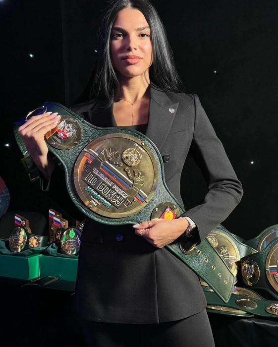 Мария Пытина со своим чемпионским поясом | Источник: Мария Пытина / Vk.com