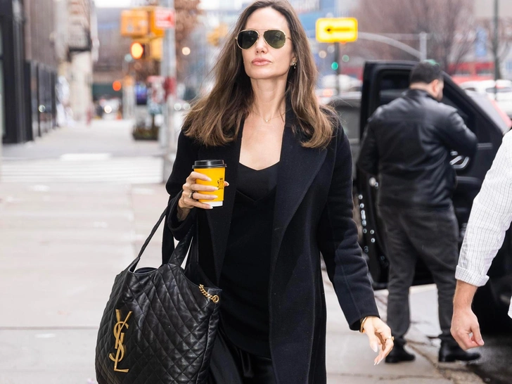 Анджелина Джоли с сумкой Saint Laurent Icare