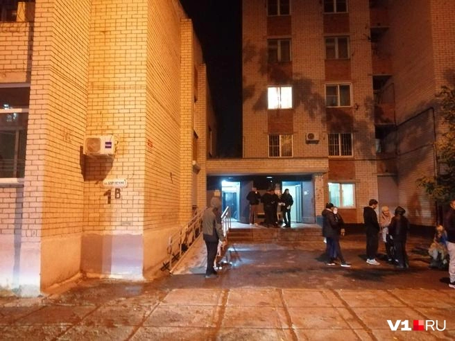 Трагедия произошла в доме по улице Бурейской в Дзержинском районе | Источник: Ирина Яковлева / V1.RU