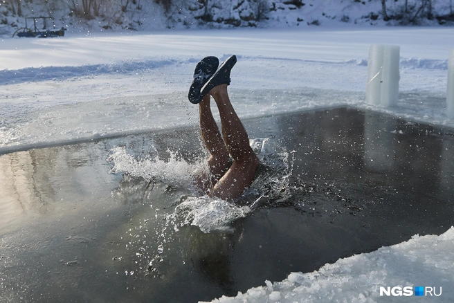 Самое главное при моржевании — соблюдение правил безопасности | Источник: Александр Ощепков / NGS.RU