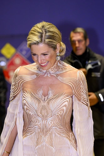 Королева Максима в платье Iris van Herpen, 29 ноября 2023 год