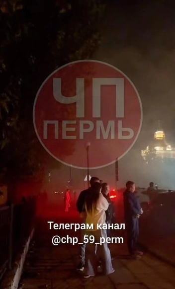 Люди сами вышли из здания | Источник: ЧП Пермь / Telegram